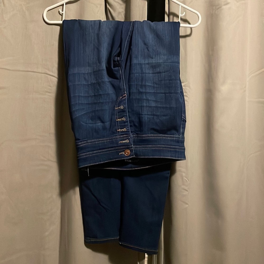Jeans! Five buttons